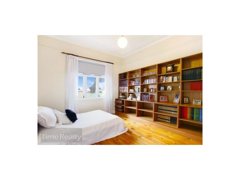 129 Hampden Rd, Russell Lea NSW 2046
