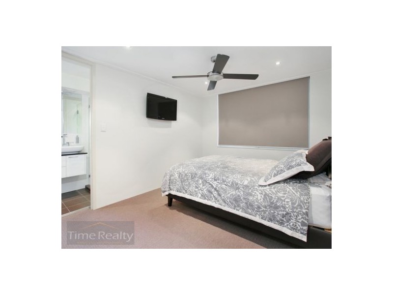 2/13 Bortfield Drv, Chiswick NSW 2046