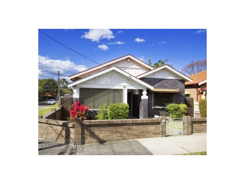 1 Boronia Ave, Russell Lea NSW 2046