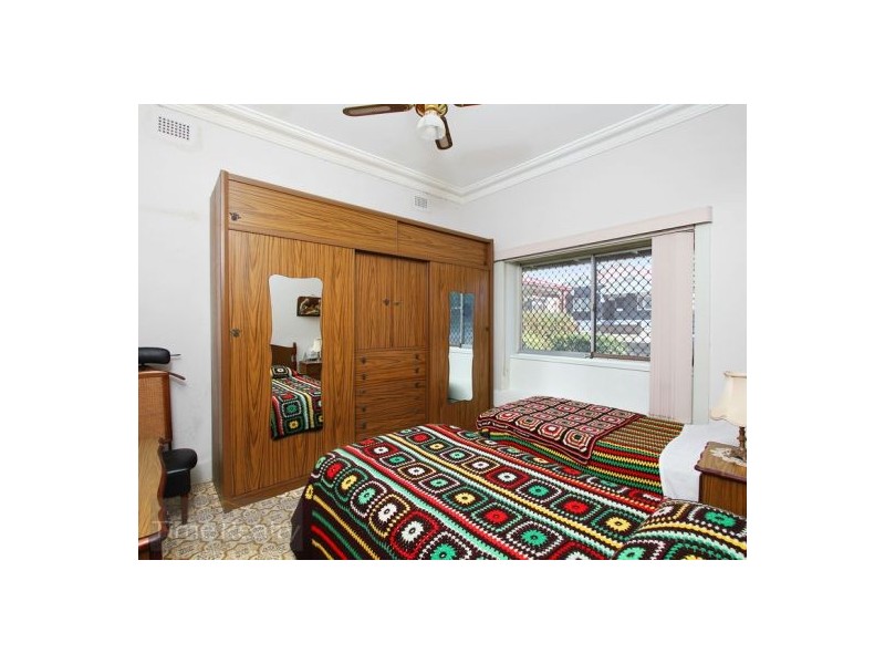 1 Boronia Ave, Russell Lea NSW 2046