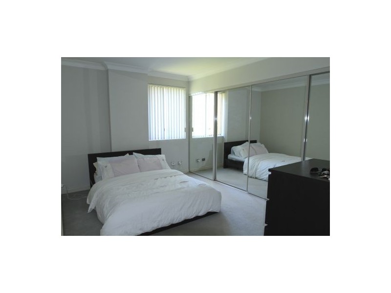 109/6 Wentworth Drv, Liberty Grove NSW 2138