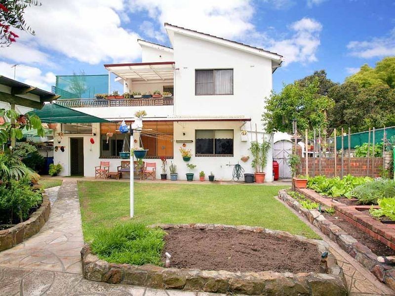 2 Collingwood Avenue (Corner of Phillips Street), Cabarita NSW 2137