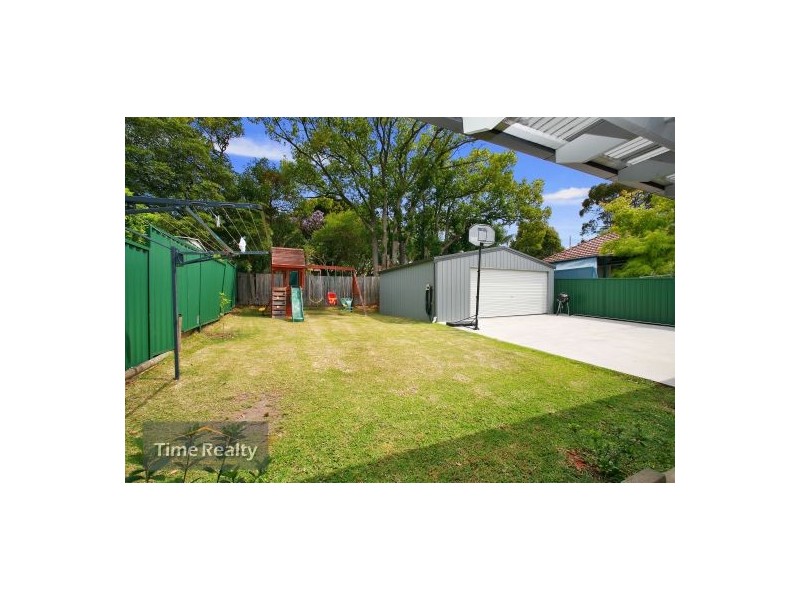 8 Eddystone Rd, Bexley NSW 2207