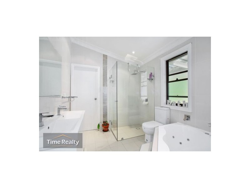 8 Eddystone Rd, Bexley NSW 2207