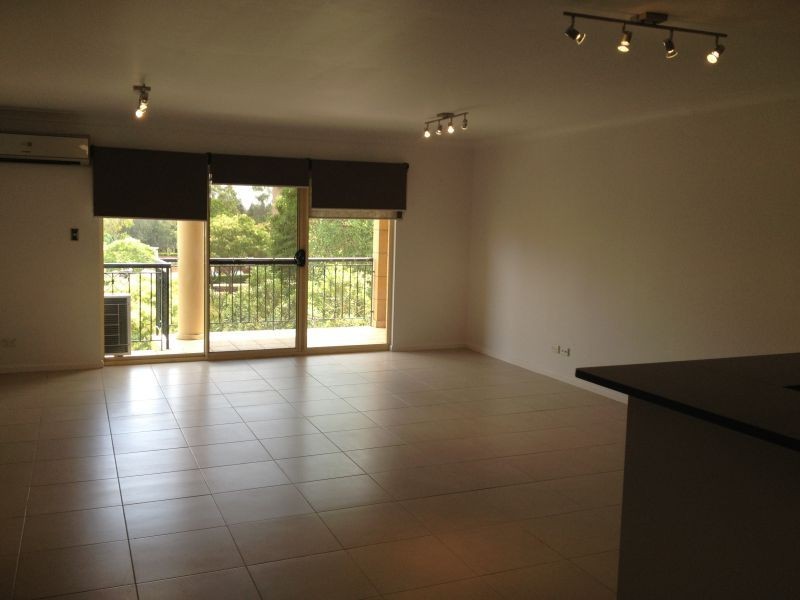 11/2 Bradley Place, Liberty Grove NSW 2138