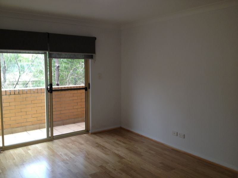 11/2 Bradley Place, Liberty Grove NSW 2138