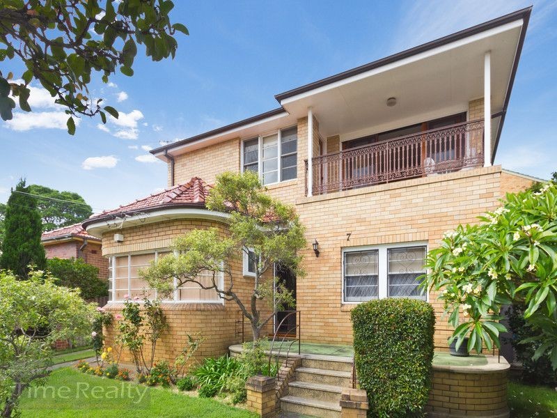 7 Gartfern Ave, Wareemba NSW 2046