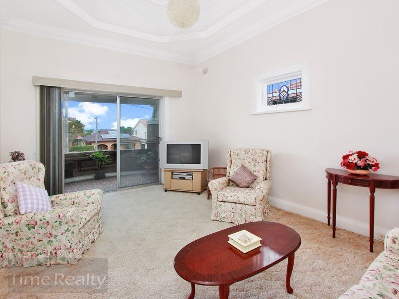 14 Seabrook Ave, Russell Lea NSW 2046
