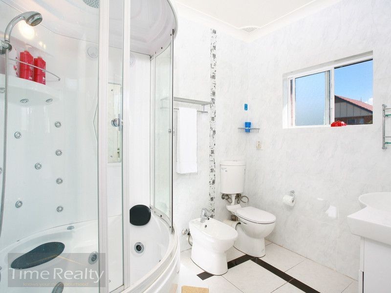 2 Kendall Street, Cabarita NSW 2137