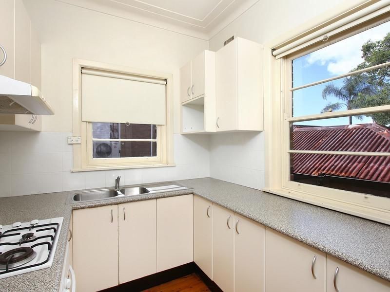 4 Moore Street, Cabarita NSW 2137