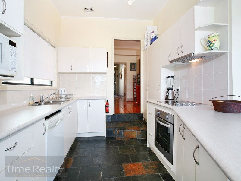 10 Bay Rd, Russell Lea NSW 2046