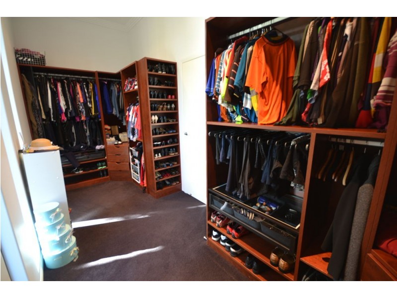 1 Rosewall Court, Mount Kynoch QLD 4350