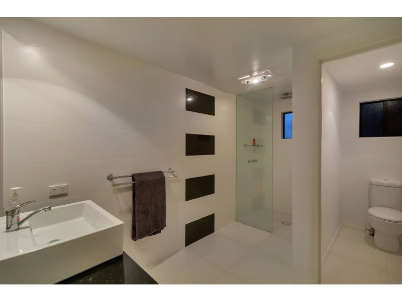 1 Rosewall Court, Mount Kynoch QLD 4350