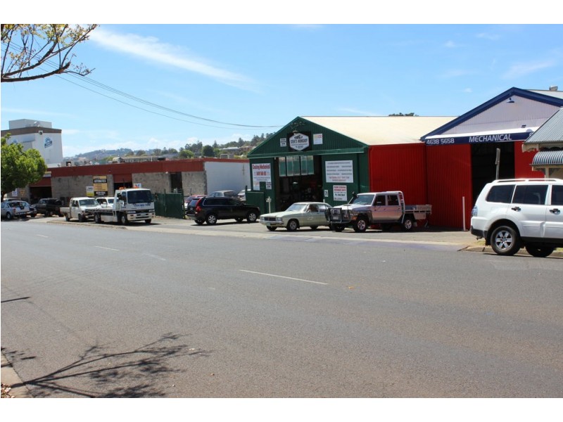 82 Mort Street, North Toowoomba QLD 4350