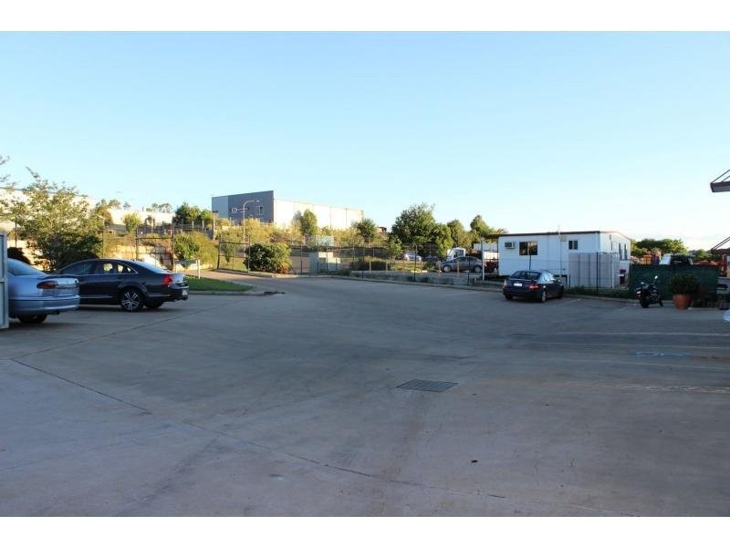 Unit 4/14 Civil Court, Harlaxton QLD 4350