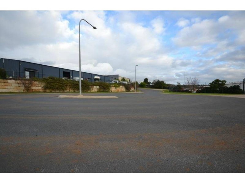16 Civil Court, Harlaxton QLD 4350