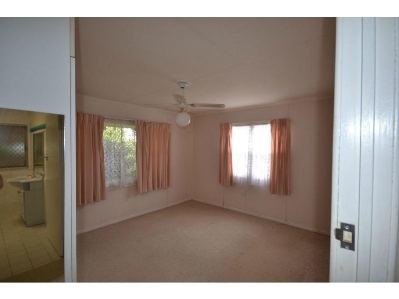 43 Hoey Street, Kearneys Spring QLD 4350