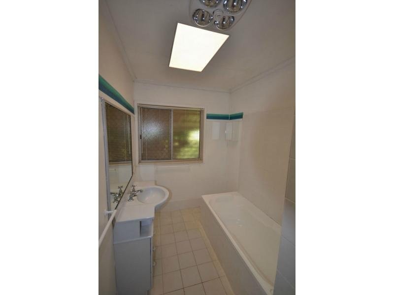 43 Hoey Street, Kearneys Spring QLD 4350