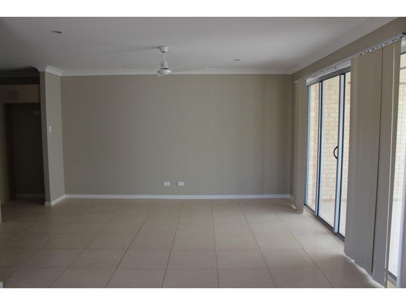 Unit 2/26 Alpine Court, Cranley QLD 4350