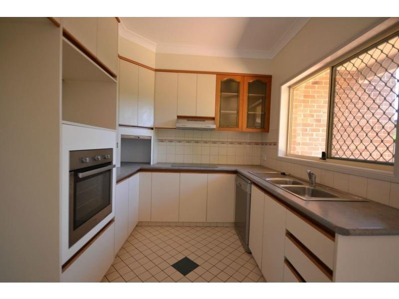 Unit 3/351 West Street, Harristown QLD 4350