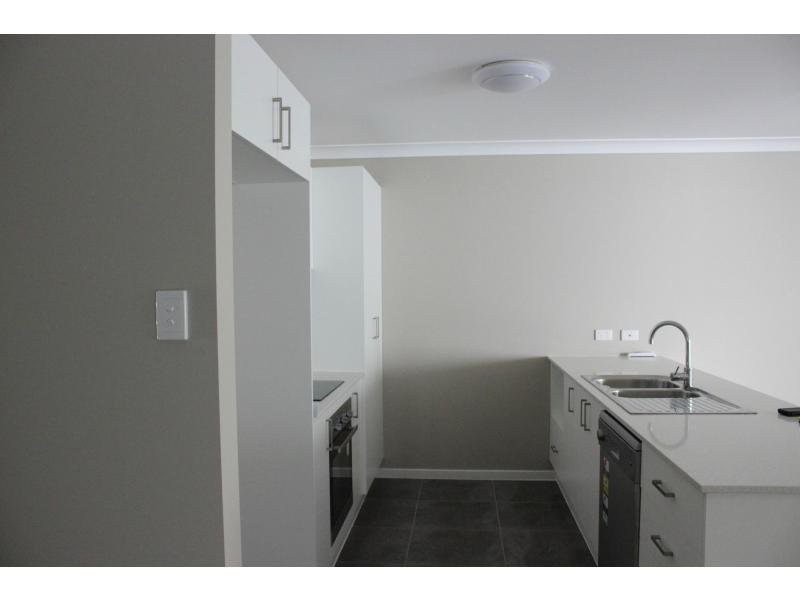 Unit 1/24 Alpine Court, Cranley QLD 4350