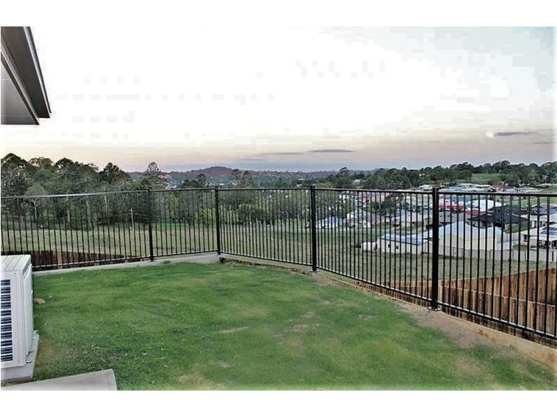 2/19 Alpine Court, Cranley QLD 4350