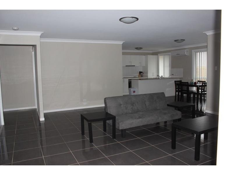 2/103 Gorman Street, Darling Heights QLD 4350