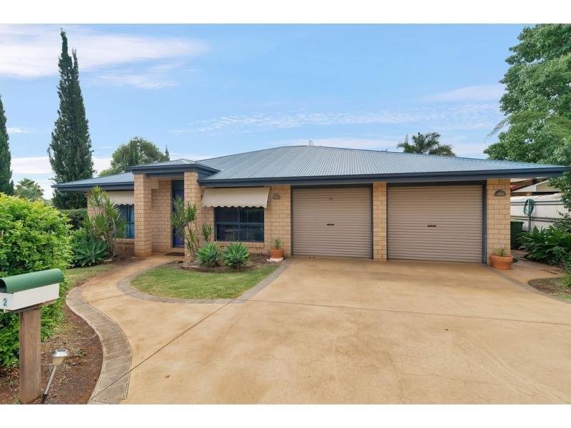 2 Hillcrest Court, Kearneys Spring QLD 4350