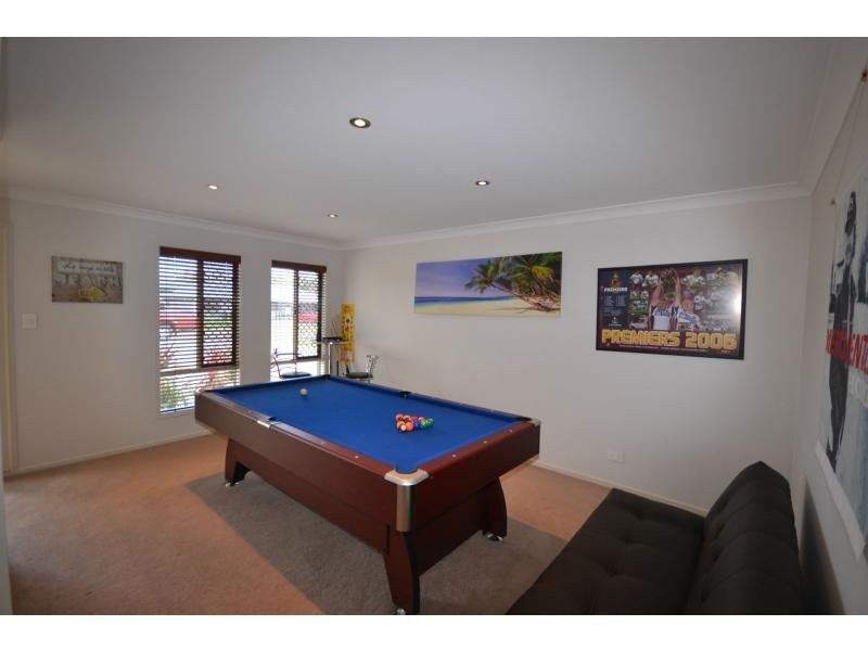 16 Phipps Drive, Meringandan West QLD 4352