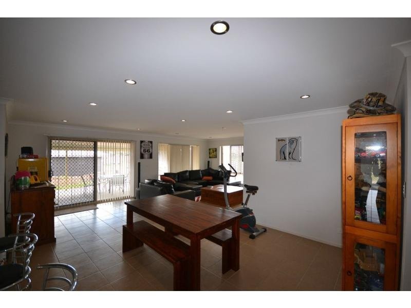 16 Phipps Drive, Meringandan West QLD 4352