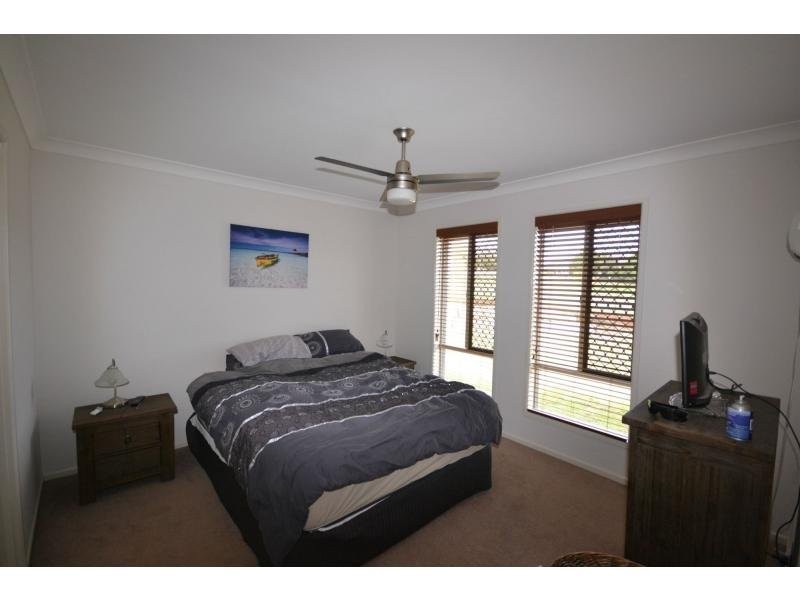 16 Phipps Drive, Meringandan West QLD 4352