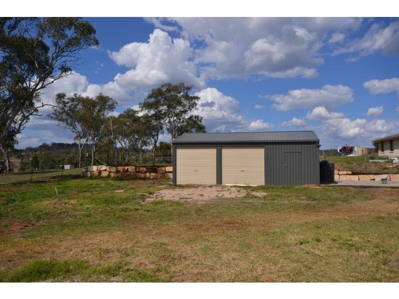 16 Phipps Drive, Meringandan West QLD 4352