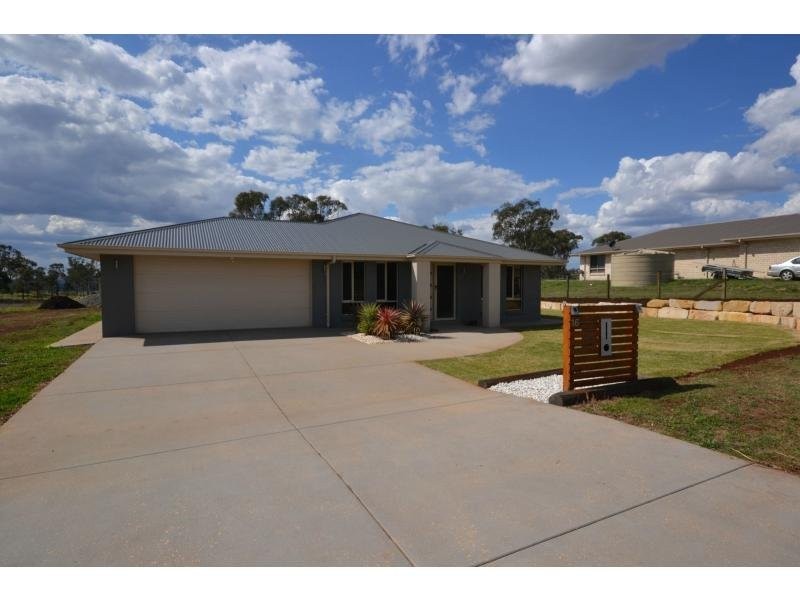 16 Phipps Drive, Meringandan West QLD 4352