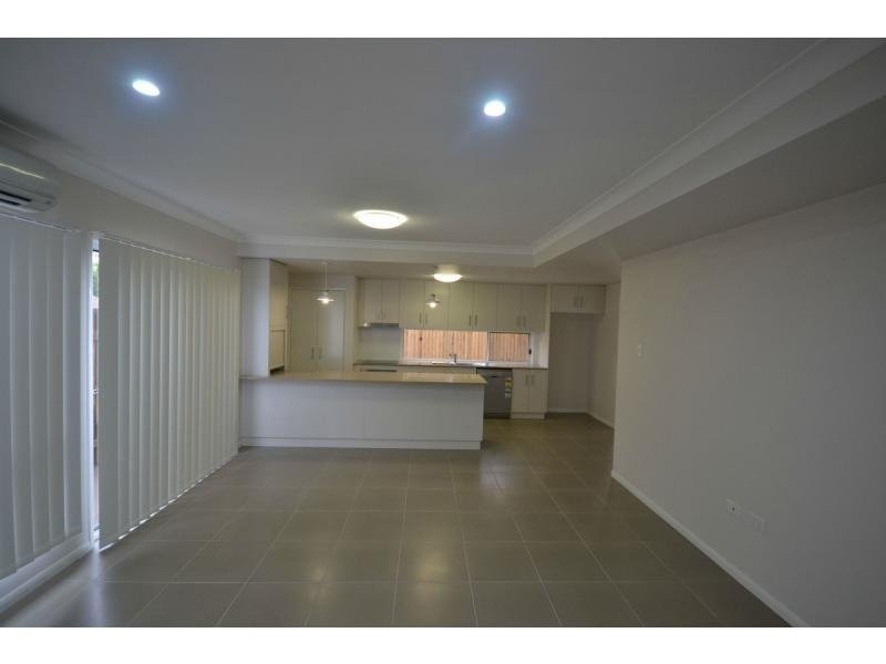 1/421 Tor Street, Newtown QLD 4350