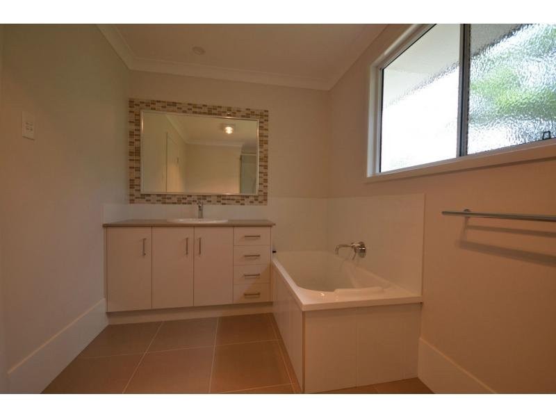 1/421 Tor Street, Newtown QLD 4350