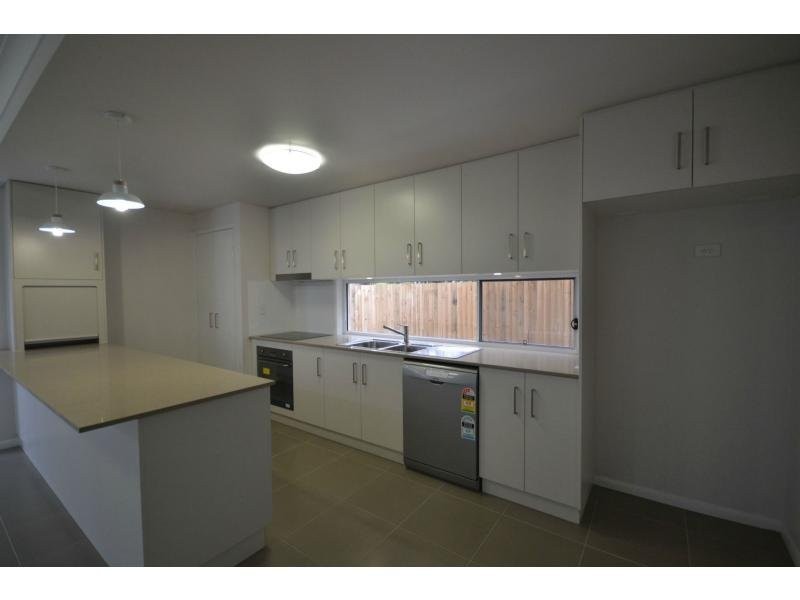 1/421 Tor Street, Newtown QLD 4350
