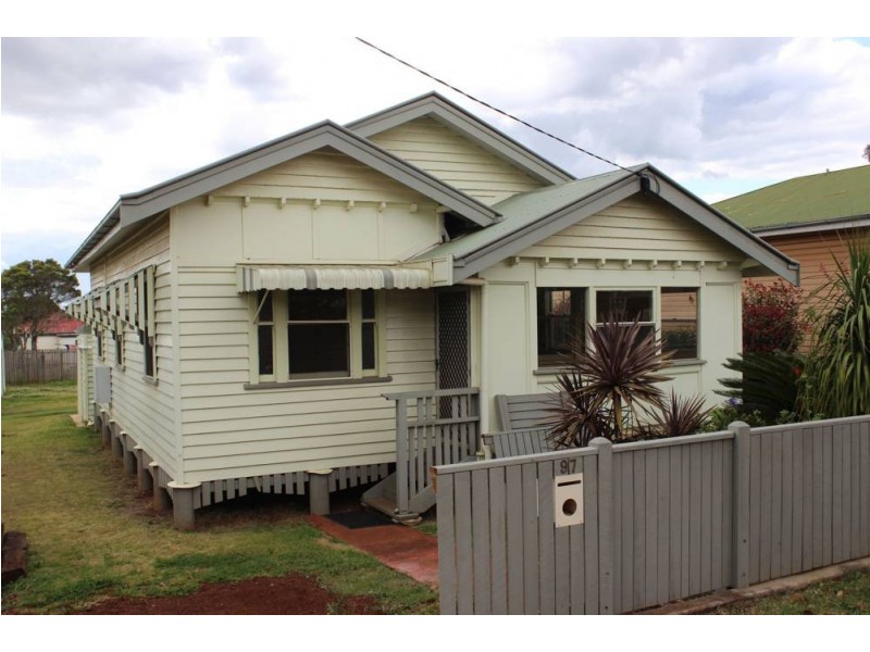 97 Taylor Street, Newtown QLD 4350