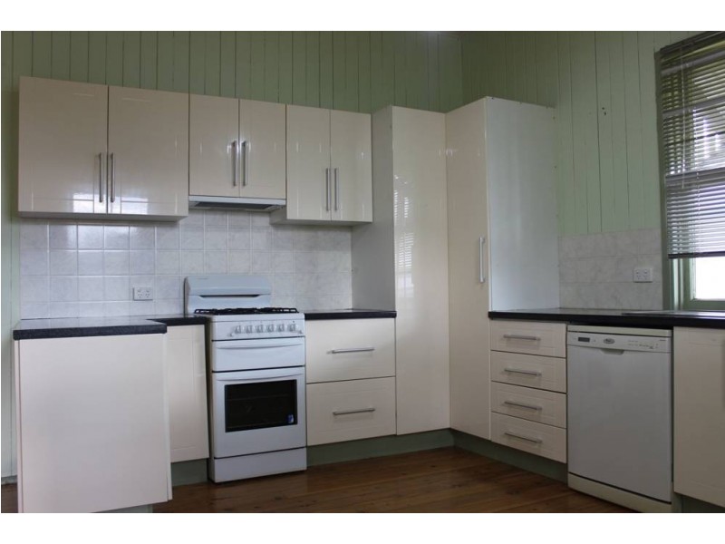 97 Taylor Street, Newtown QLD 4350