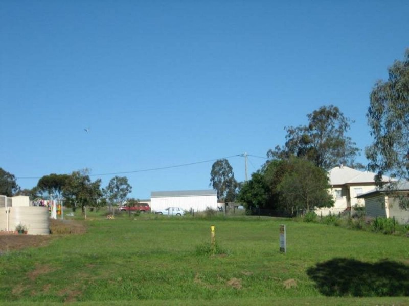 104 Mocatta Street, Goombungee QLD 4354