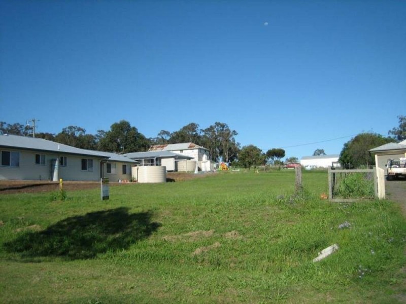 104 Mocatta Street, Goombungee QLD 4354