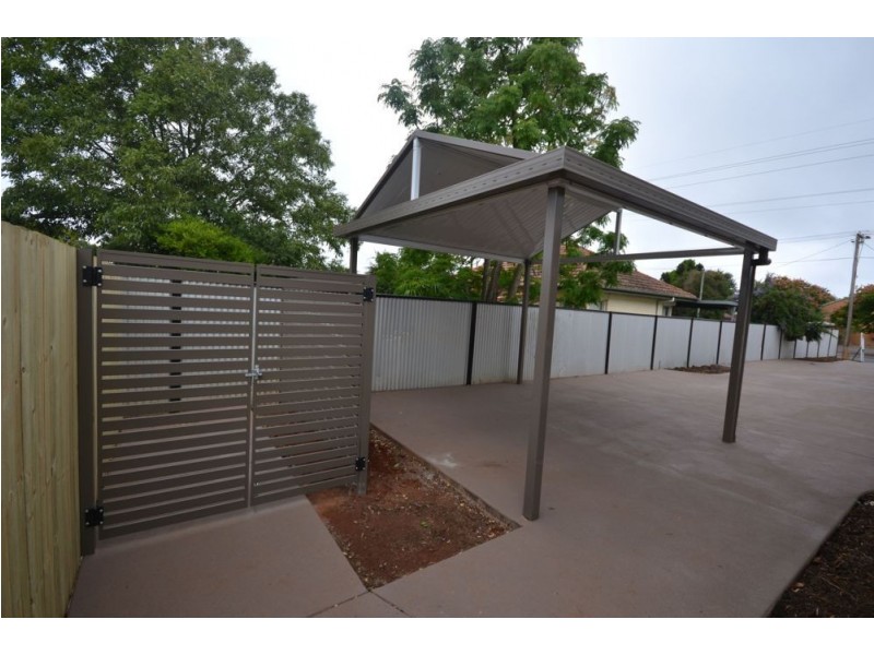 3/421 Tor Street, Newtown QLD 4350