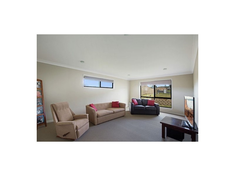 18 Gilmour Court, Harlaxton QLD 4350