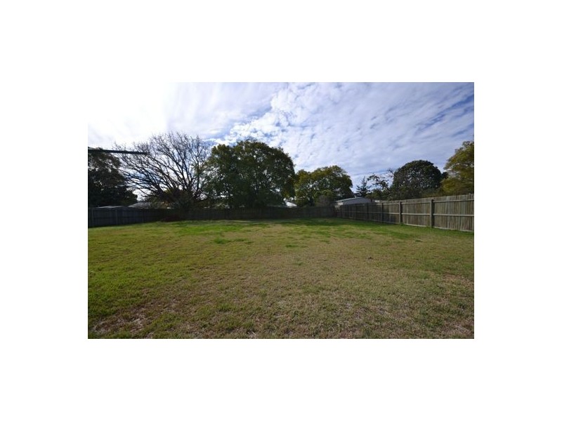 7 Park Street, Wilsonton QLD 4350