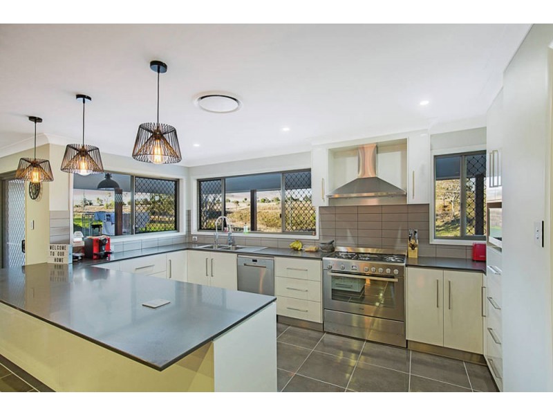 15 Frontier Court, Gowrie Junction QLD 4352