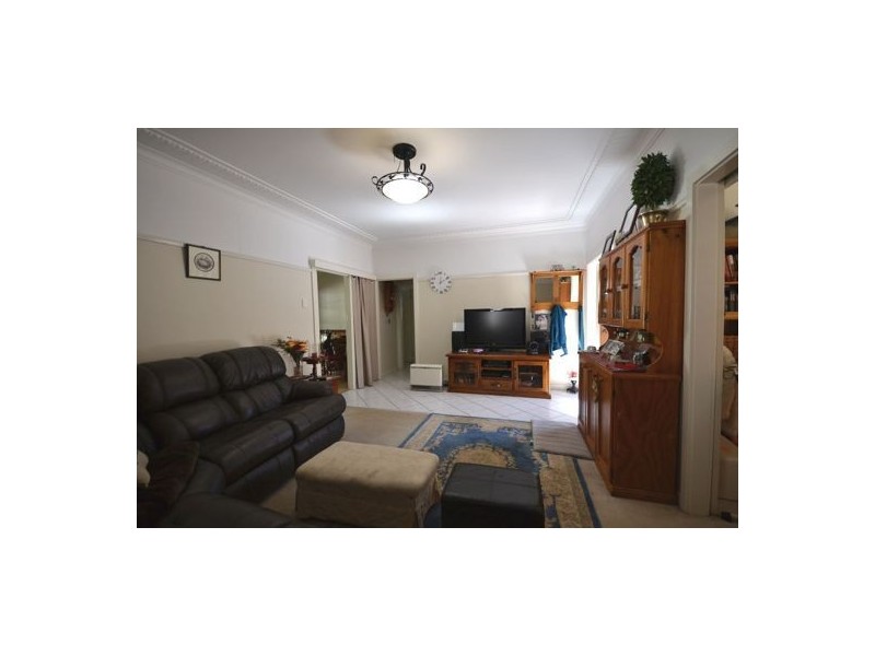 78 North Street, Mount Lofty QLD 4350