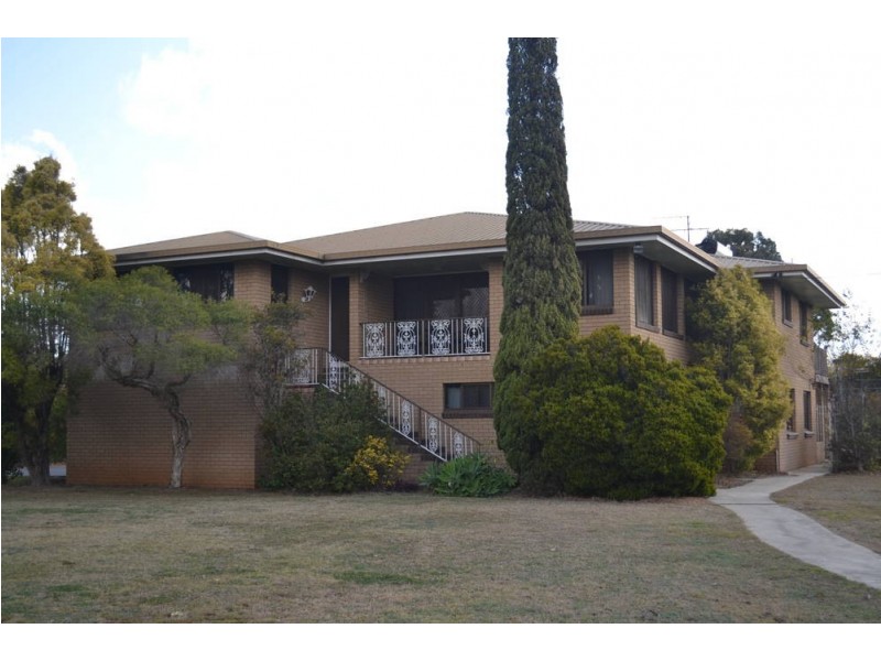 17 Briggs Street, Pittsworth QLD 4356