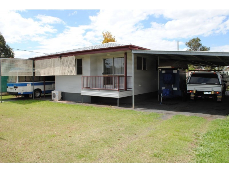 34 Milligan Street, Oakey QLD 4401