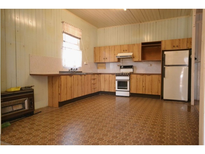 244 Bridge Street, Newtown QLD 4350