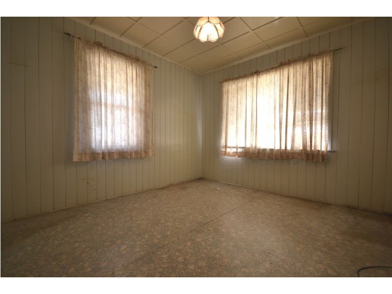 244 Bridge Street, Newtown QLD 4350