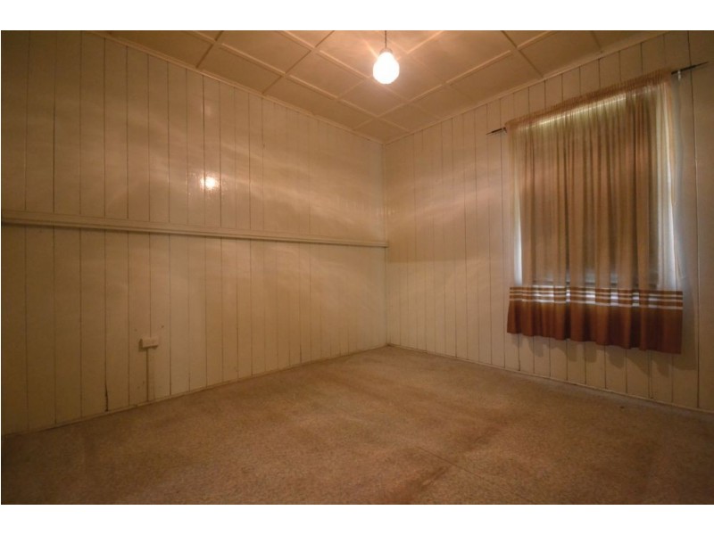 244 Bridge Street, Newtown QLD 4350